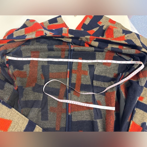 Lavish Alice cape detail coat in blue/orange abstract design - US 14 - Picture 7 of 7